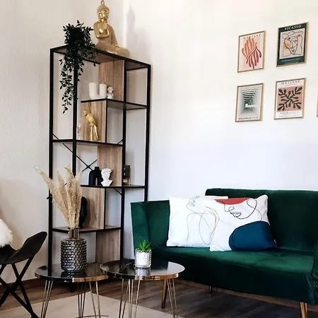 Apartment Designerwohnung In *